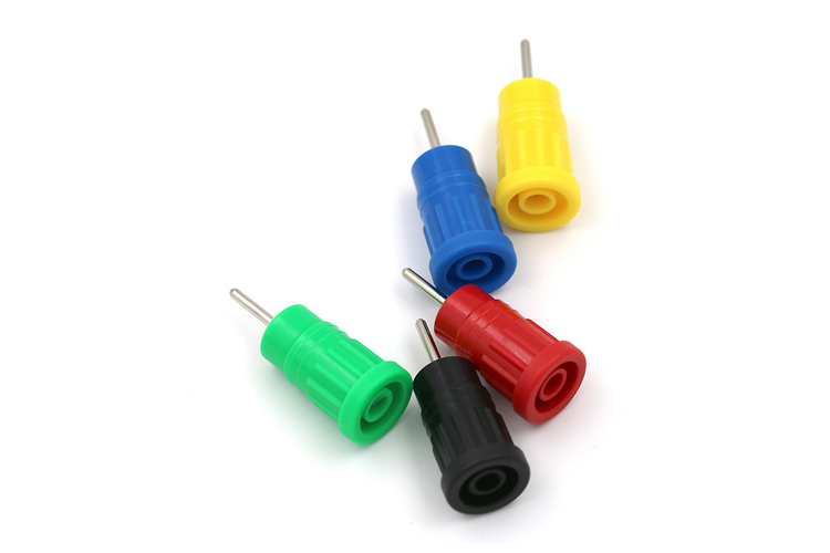 艾邁斯24.324. 4mm焊接式免安裝面板插座銅鍍鎳尼龍耐高壓AMASS